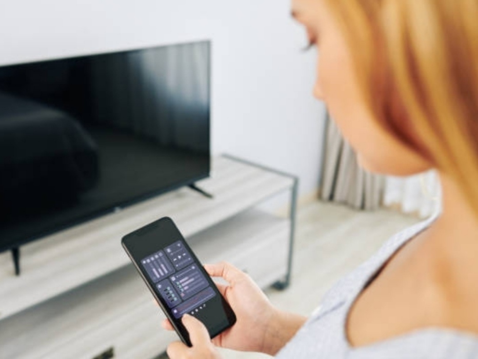 How to Connect Smartphone to TV