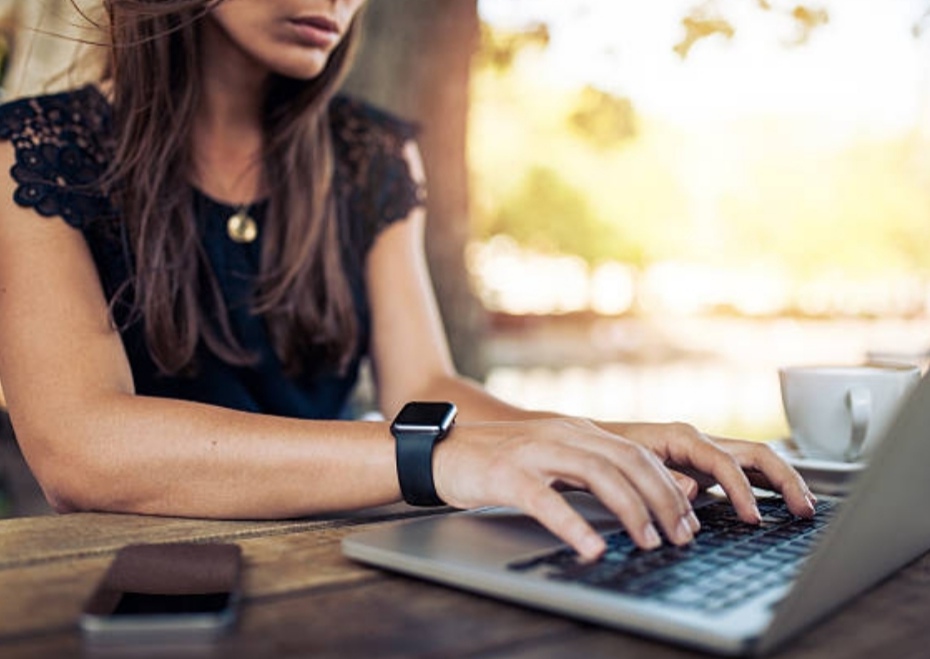 Smartwatch for Fitness vs Productivity