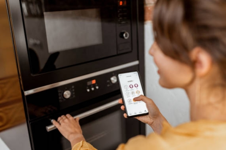 best smart kitchen gadgets 2025