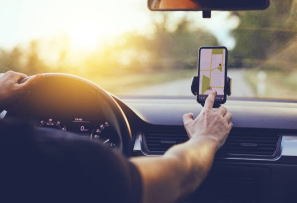 How to Connect Smartphone to Car