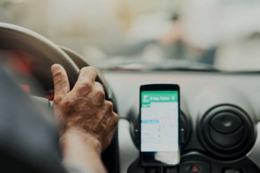 How to Connect Smartphone to Car
