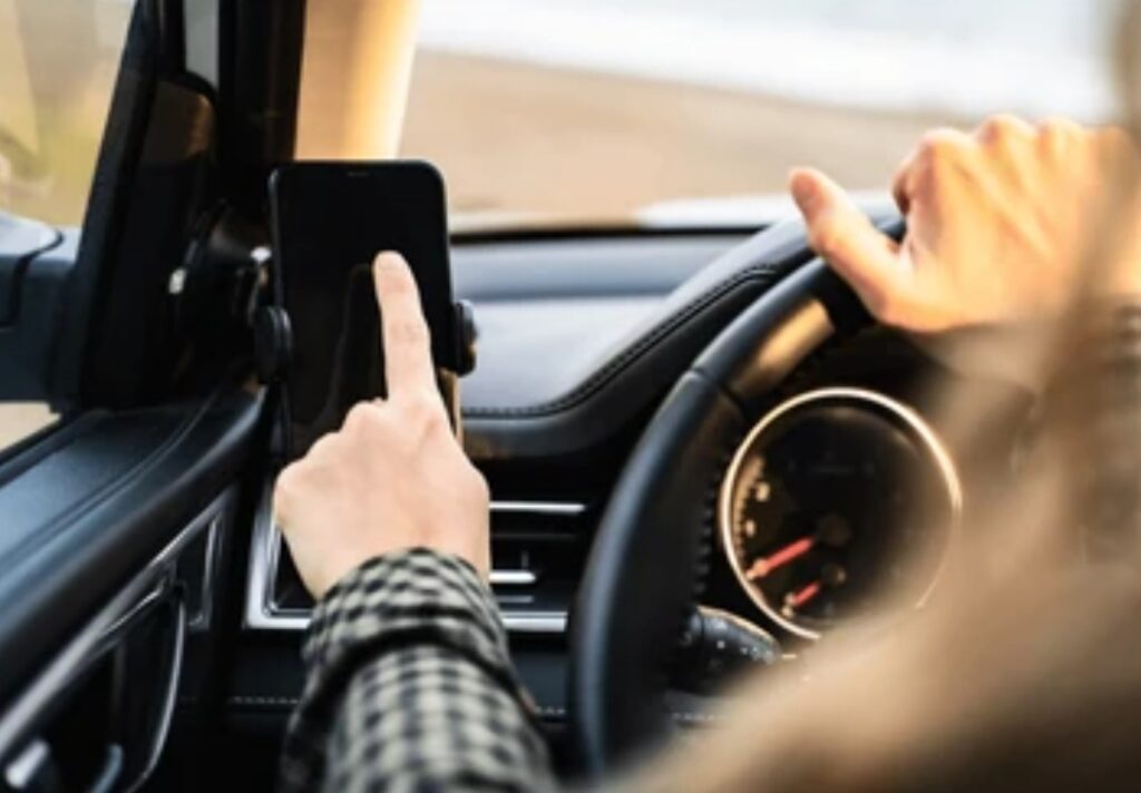 How to Connect Smartphone to Car