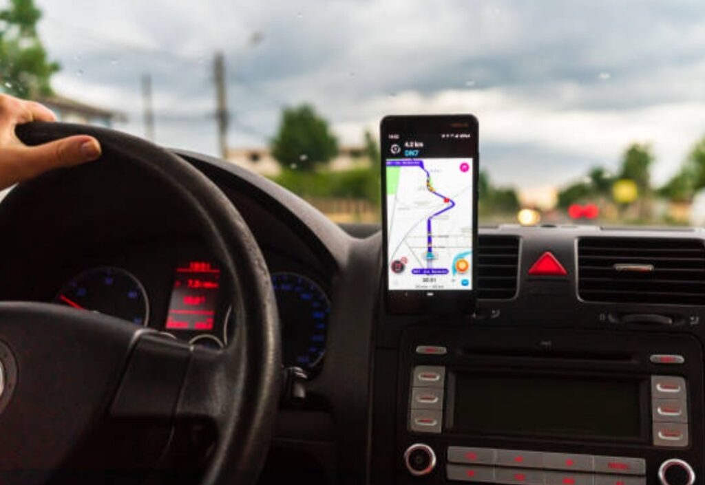How to Connect Smartphone to Car