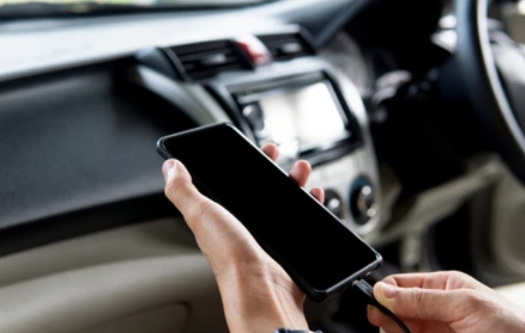 How to Connect Smartphone to Car