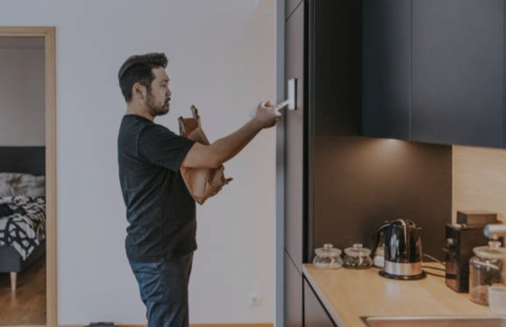 How to Set Up a Smart Fridge