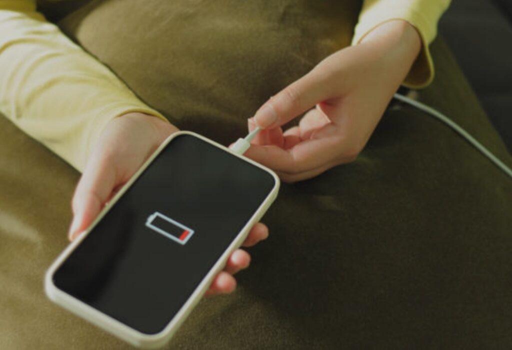 How to Troubleshoot Common Smartphone Charging Issues