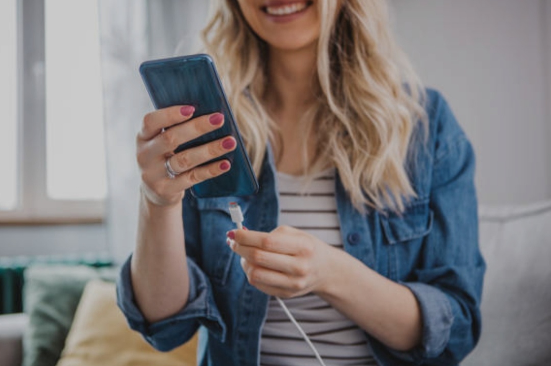 How to Troubleshoot Common Smartphone Charging Issues