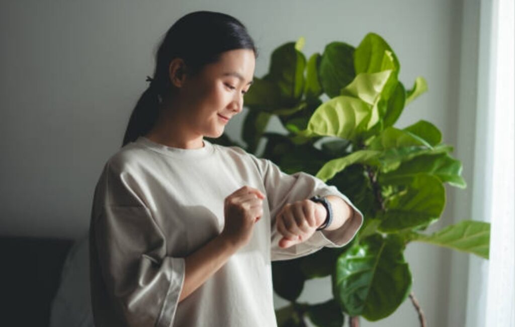 How to Use Smartwatch as a Remote Control