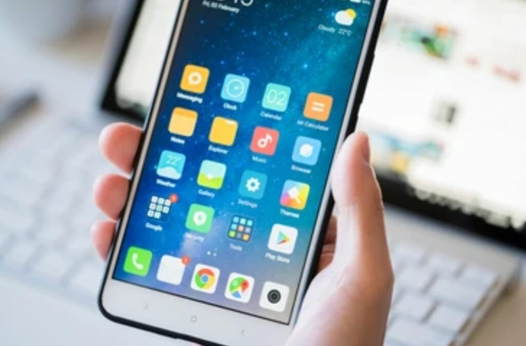 how to customize Android home screen