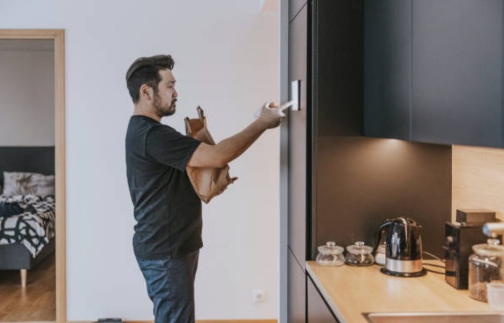 How to Set Up a Smart Fridge