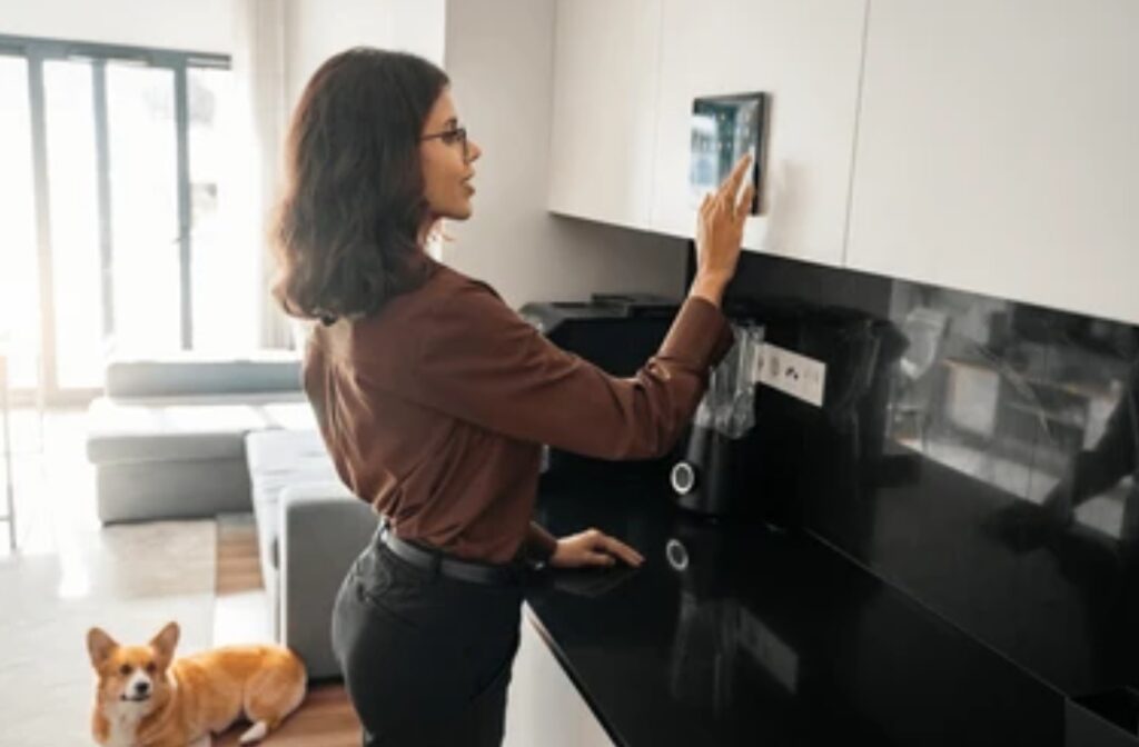 How to Use a Smart Home Hub