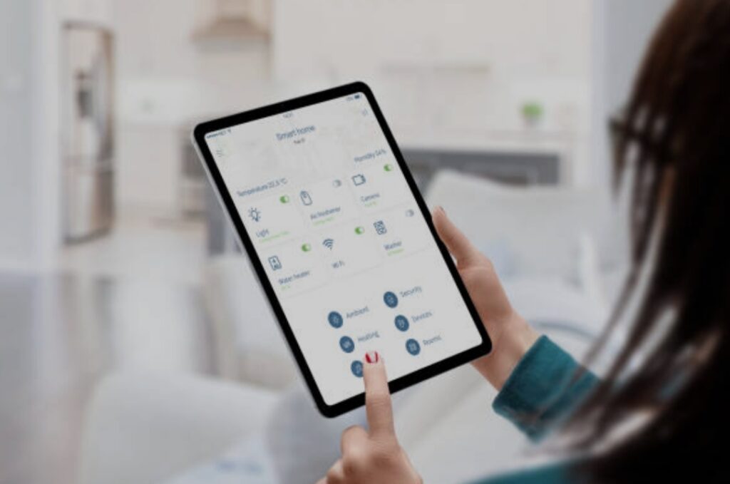 How to Use a Smart Home Hub