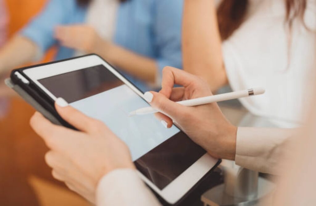 How to Use an iPad for Digital Note-Taking