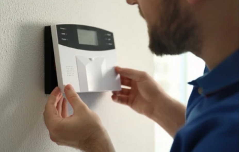 Pros and Cons of DIY Home Security Systems