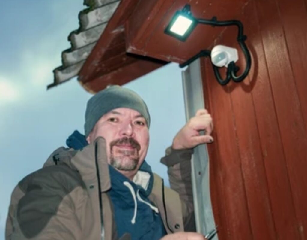 Pros and Cons of DIY Home Security Systems