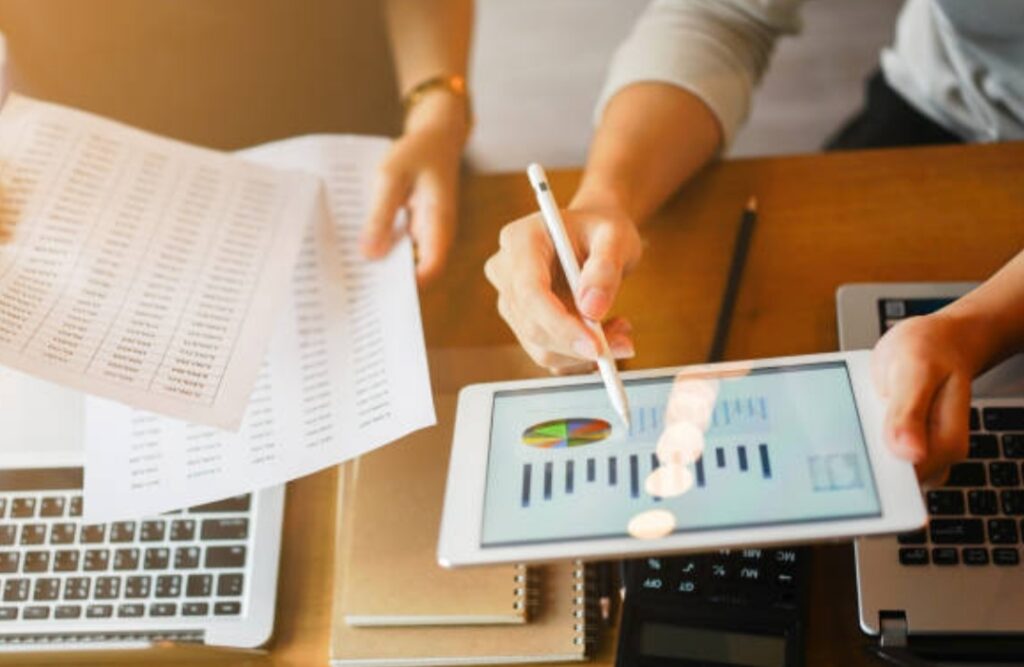 big data, data analytics tools, business intelligence (BI)