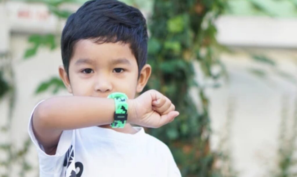 Best GPS Trackers for Pets and Kids 2025