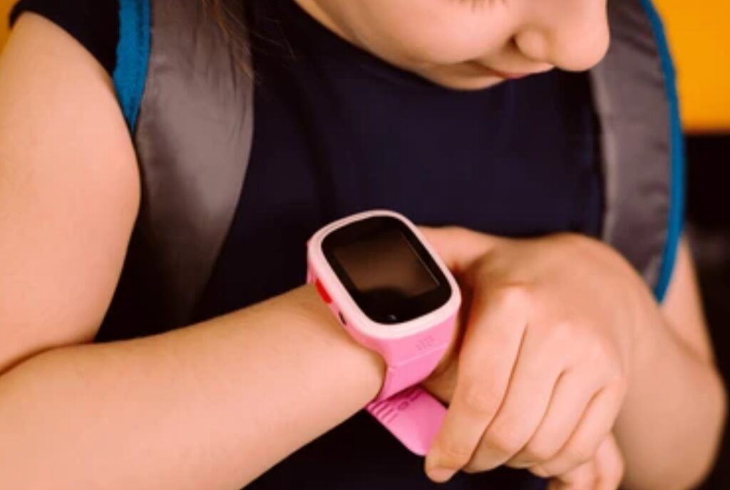 Best GPS Trackers for Pets and Kids 2025