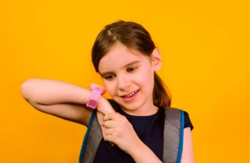 Best GPS Trackers for Pets and Kids 2025