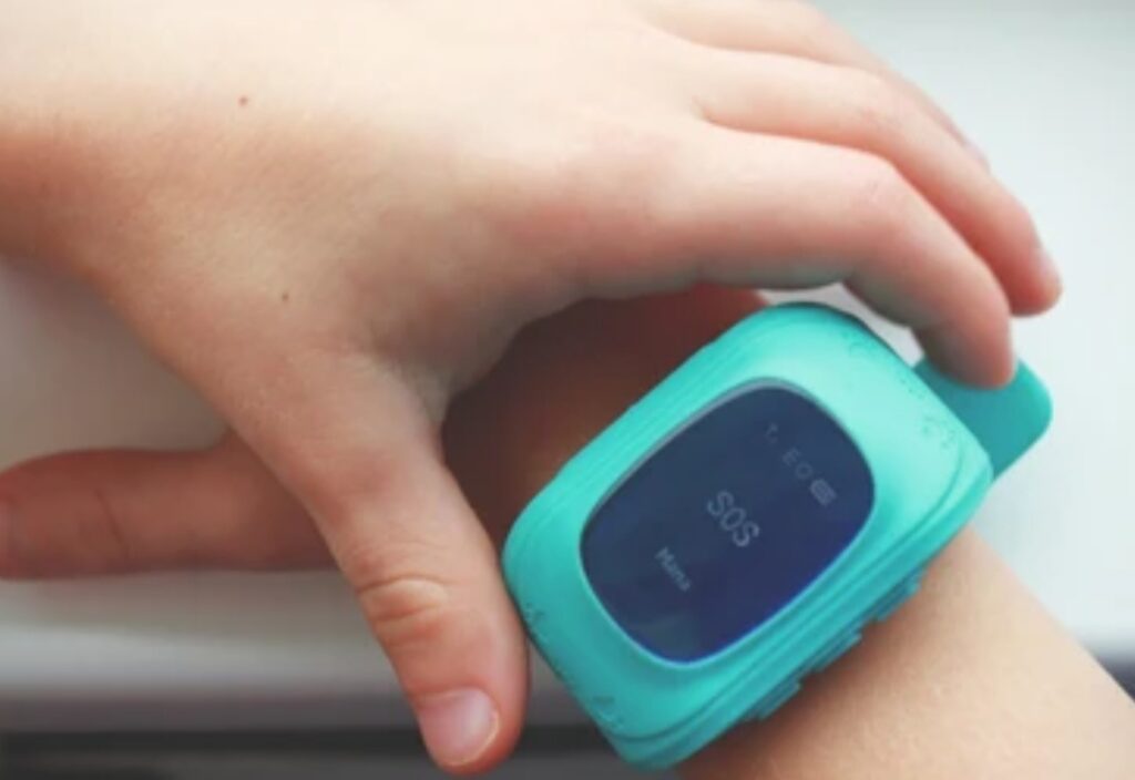 Best GPS Trackers for Pets and Kids 2025