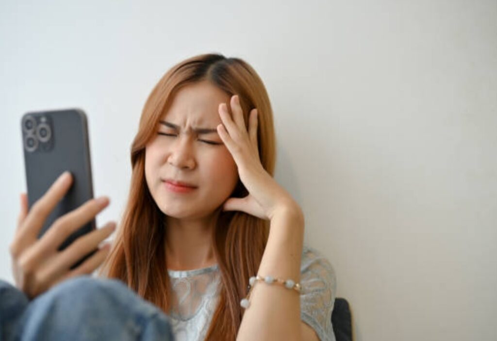 eye strain tech tips, reduce blue light, screen fatigue