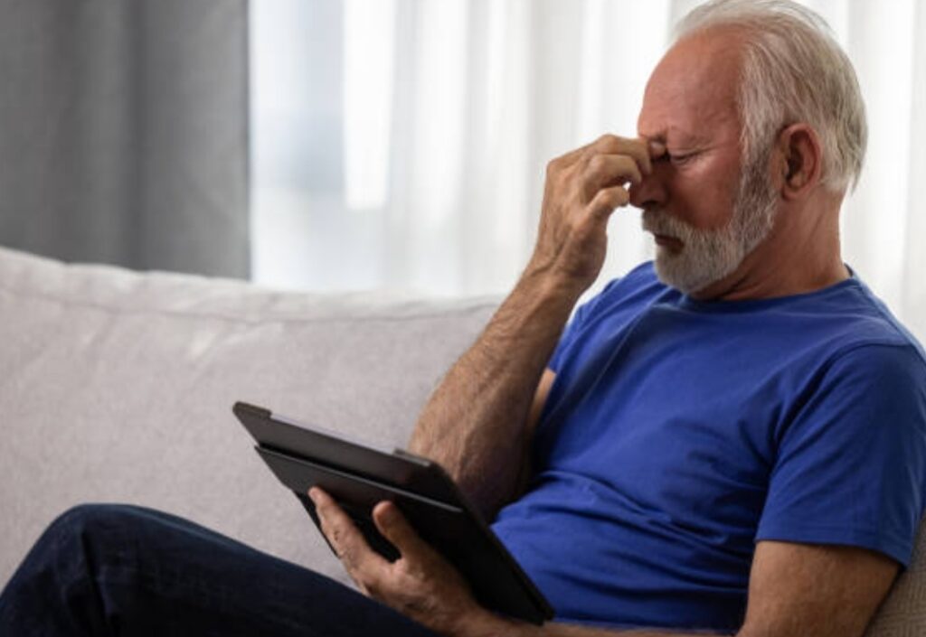 eye strain tech tips, reduce blue light, screen fatigue