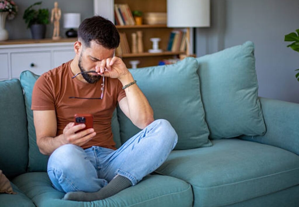 eye strain tech tips, reduce blue light, screen fatigue