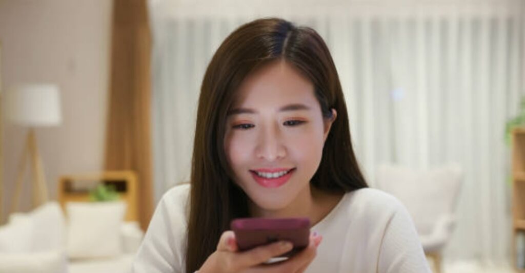 how to record high quality audio on smartphone, record audio phone, mobile podcast setup, audio recording tips (1)