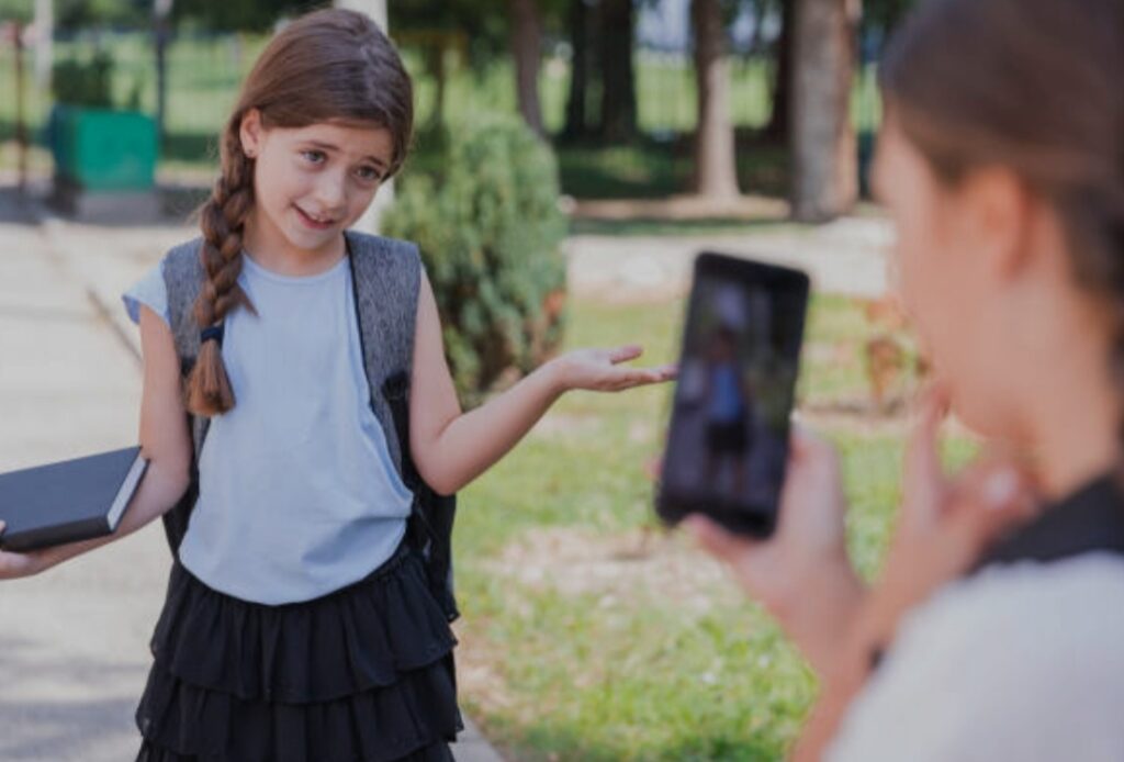 how to record high quality audio on smartphone, record audio phone, mobile podcast setup, audio recording tips (1)