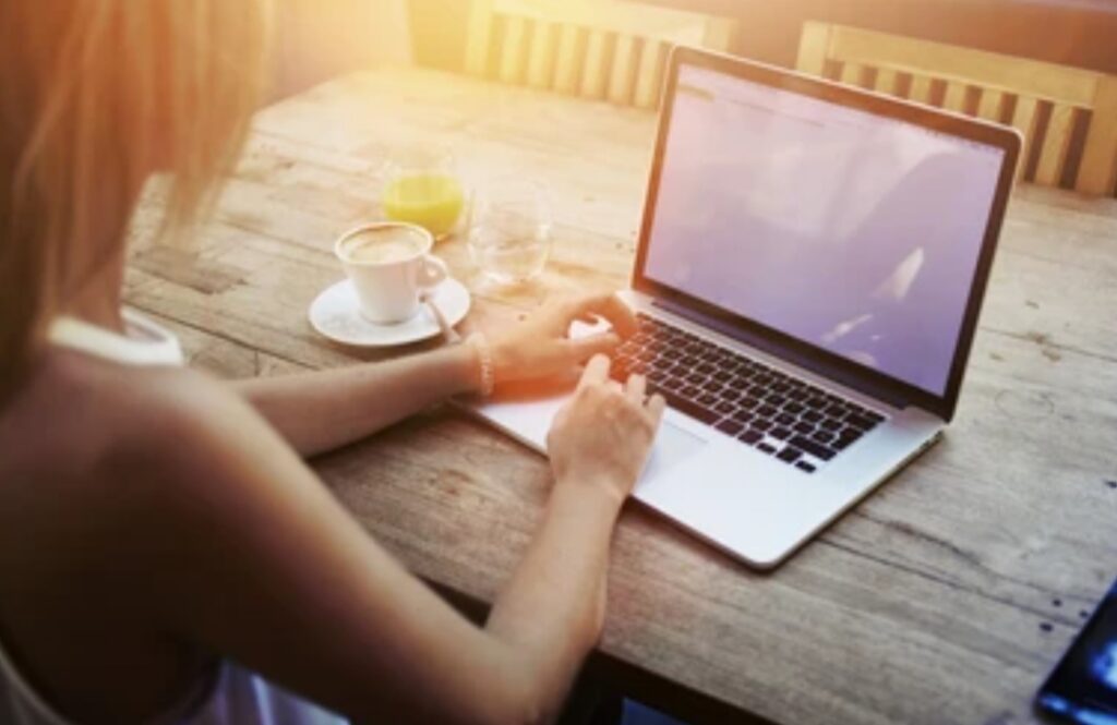 how to speed up Windows 11