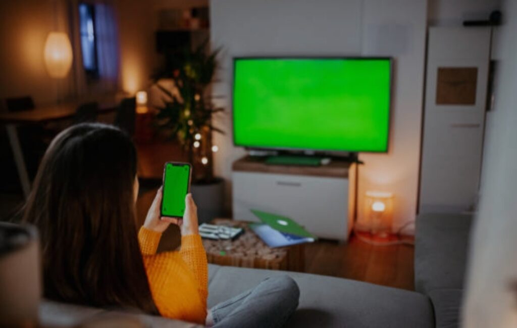 screen mirroring tips, mirror Android to TV, iPhone to smart TV     