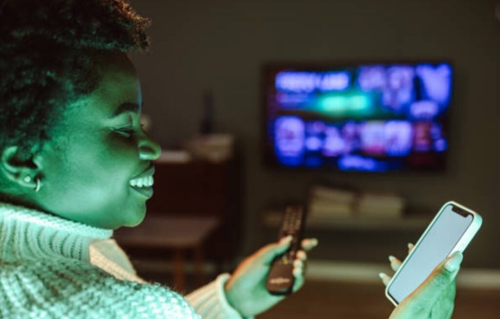 screen mirroring tips, mirror Android to TV, iPhone to smart TV     