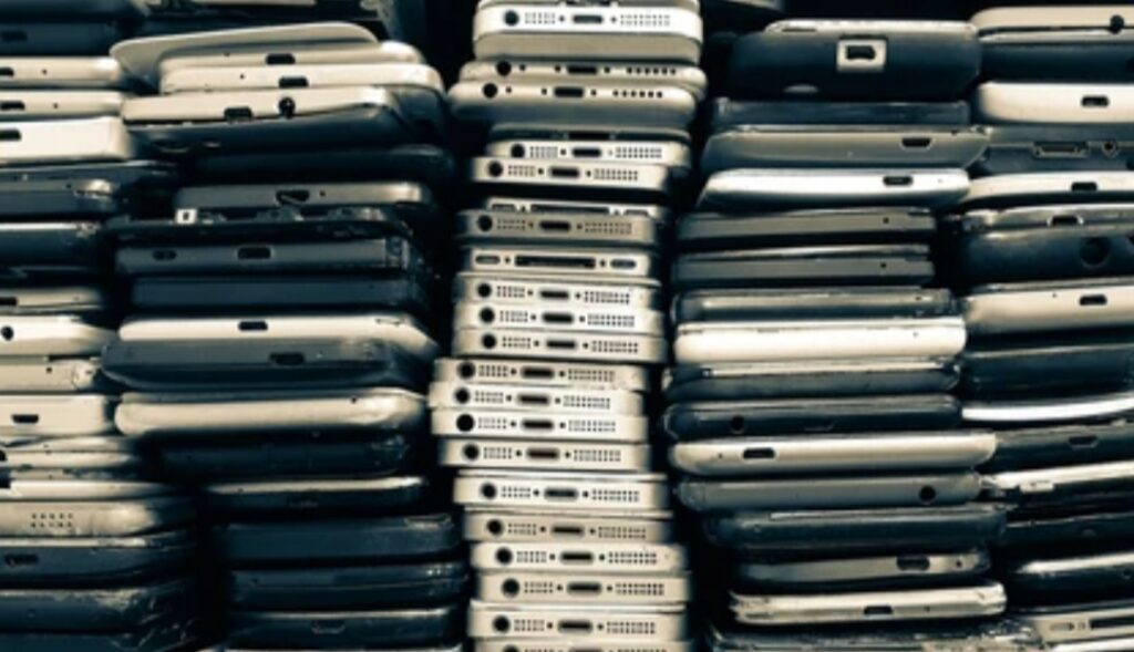 use old phone as security cam, phone camera hacks