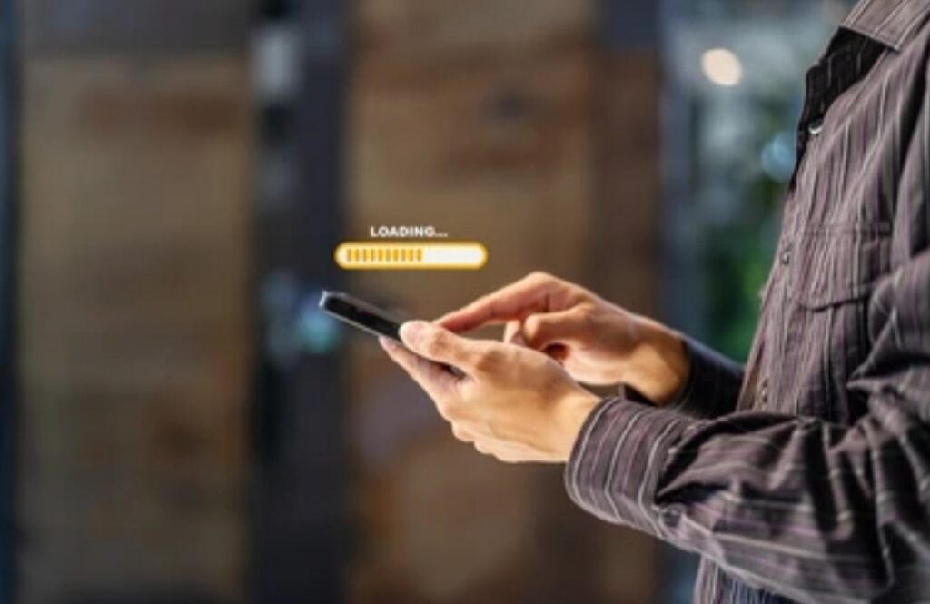 how to check if your phone is slowing down, phone lag fix, android performance tips (1)