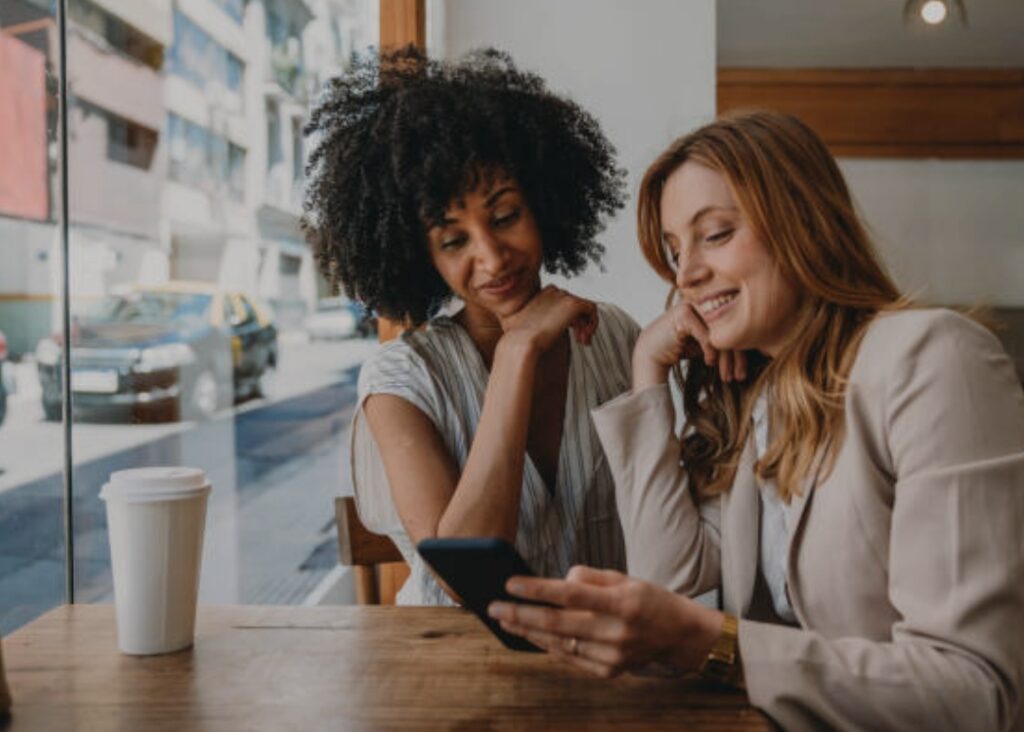 how to hide photos and videos on smartphone, hide photos on Android, hide photos on iPhone, private album (4)