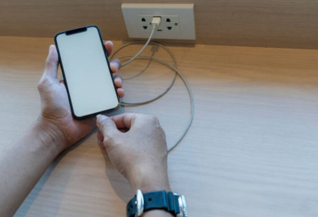 how to make your phone charge faster, fast phone charging, charging speed tips 