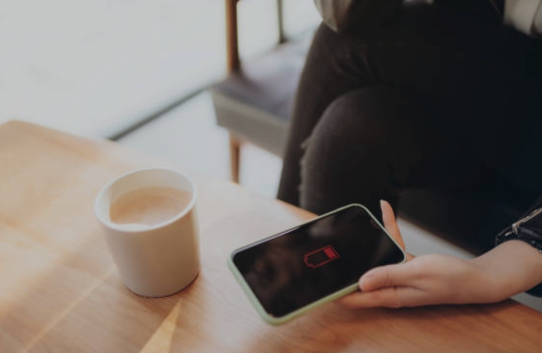 how to stop phone battery draining overnight, Phone battery drain fix, overnight battery loss, (5)