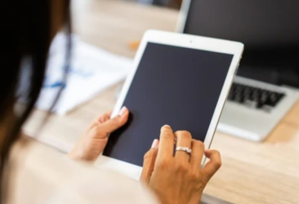 how to turn ipad into second monitor for free, use ipad as second monitor, dual screen setup, ipad as second screen (13)