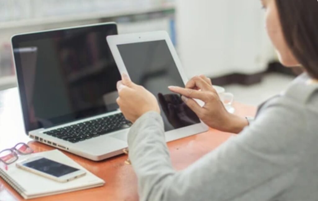 how to turn ipad into second monitor for free, use ipad as second monitor, dual screen setup, ipad as second screen (13)
