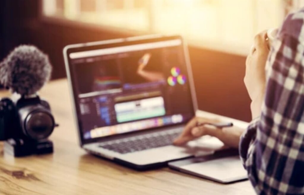 How to Download YouTube Videos Safely and Legally, download YouTube video legally, video downloader tools (1)