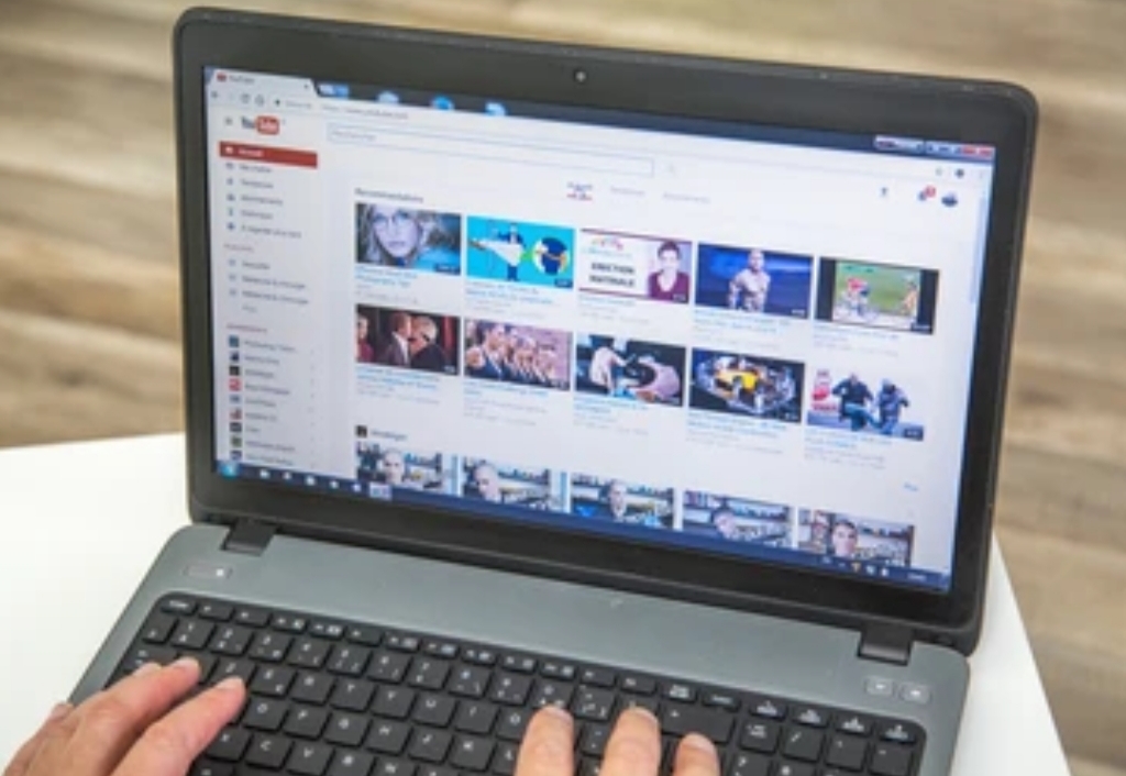 How to Download YouTube Videos Safely and Legally, download YouTube video legally, video downloader tools (1)