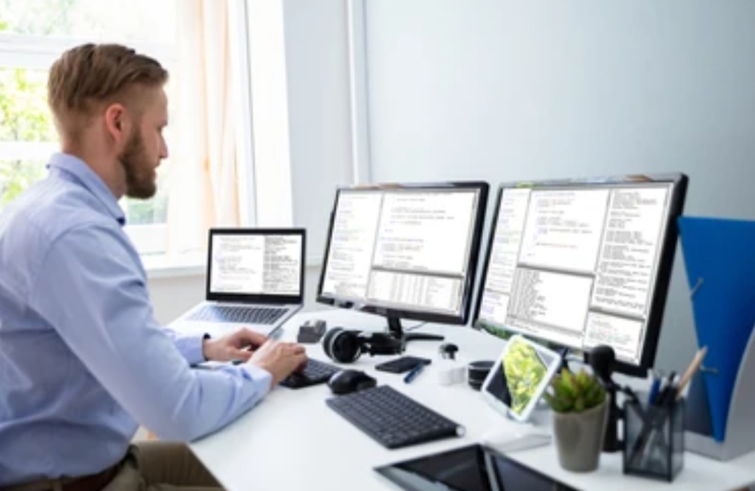 How to connect multiple monitors to laptop, dual monitor setup, multiple displays Windows/Mac