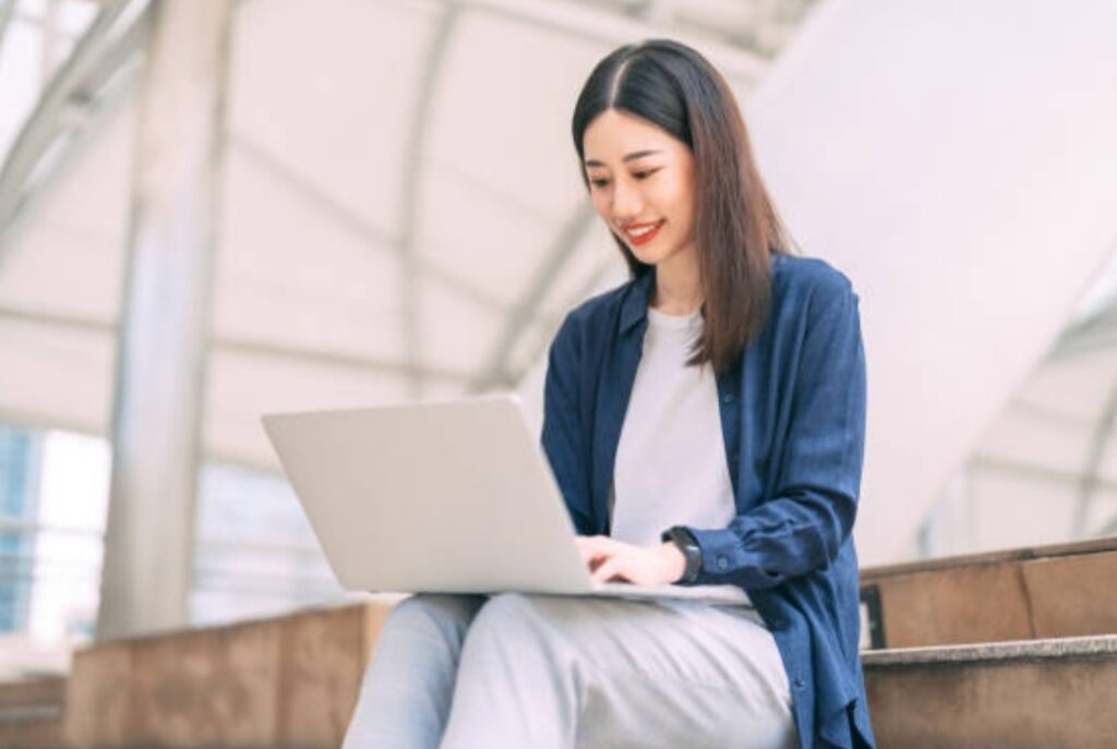 How to speed up old laptop, speed up old laptop, optimize Windows, laptop maintenance  (1)