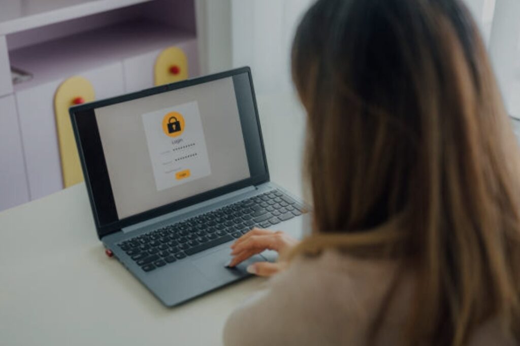 how to create strong password, password tips, secure passwords, password manager (10)