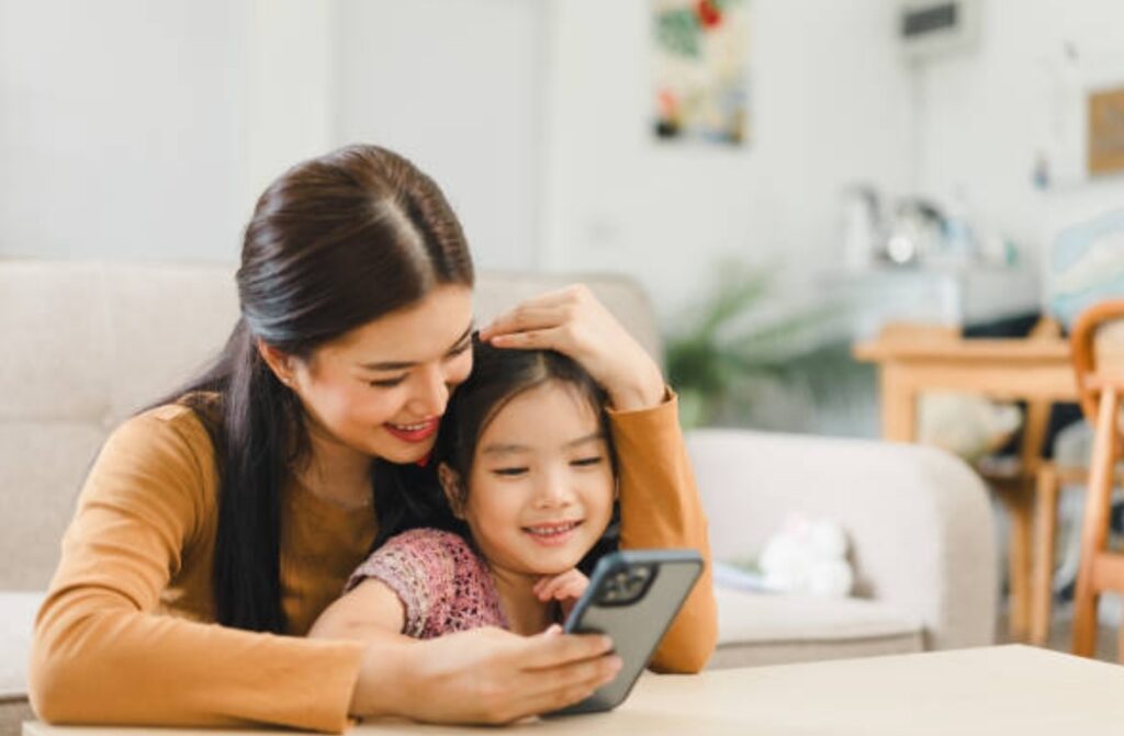 protecting kids online, online safety for kids, parental control apps 2025,    (3)