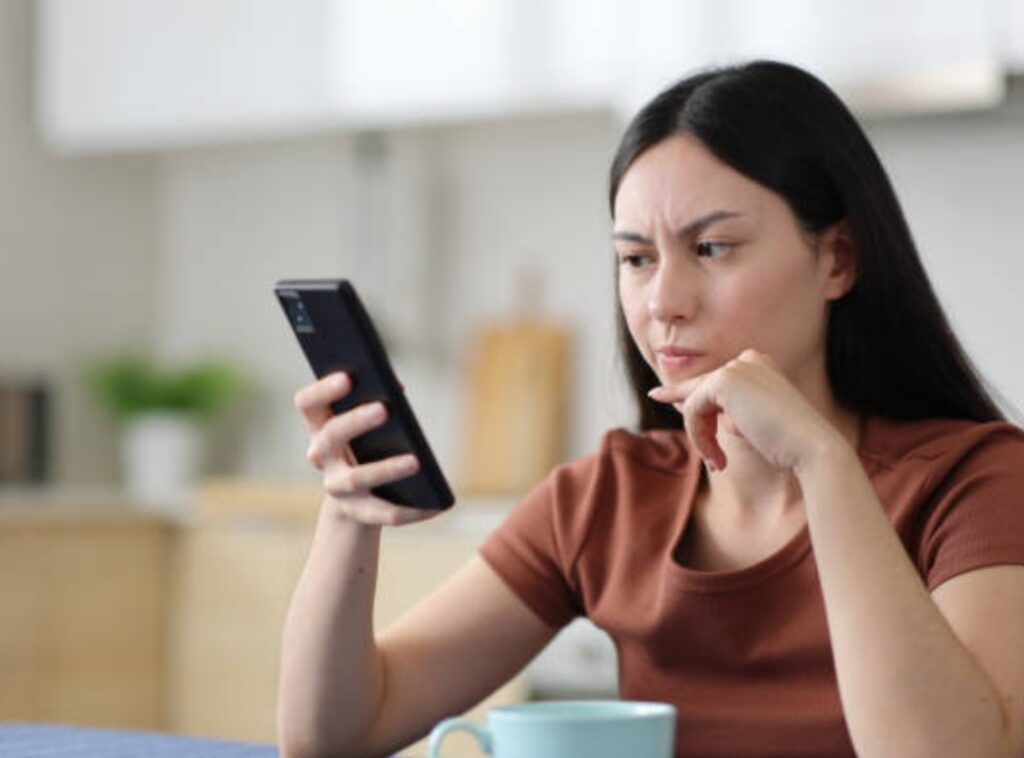 tech myths 2025, common gadget myths, smartphone myths debunked   (12)