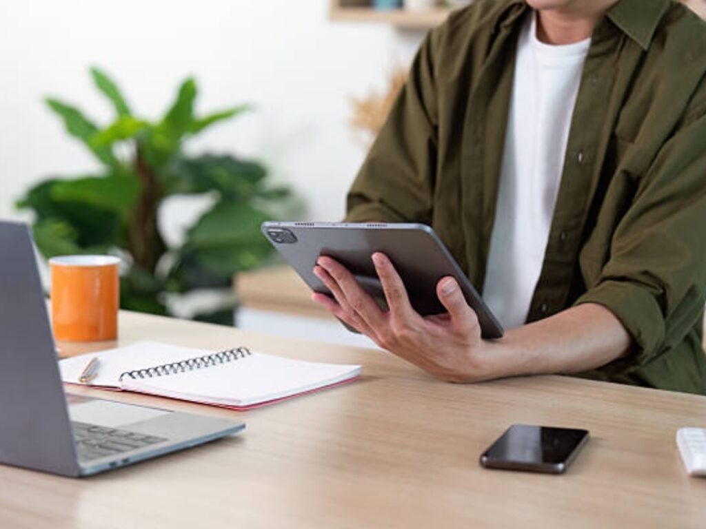 tech myths 2025, common gadget myths, smartphone myths debunked   (12)