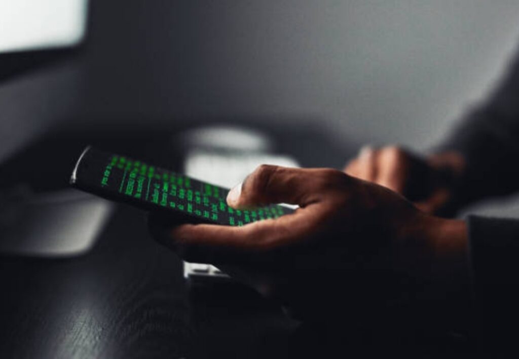 phone hacked symptoms, remove malware, phone security tips,